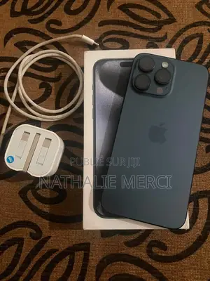 Nouveau Apple iPhone 15 Pro 256 GB Noir