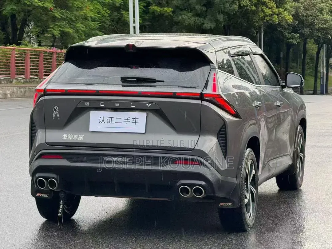 Geely Boyue 2024 Gris