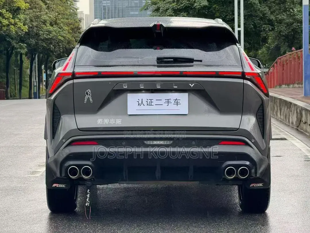 Geely Boyue 2024 Gris