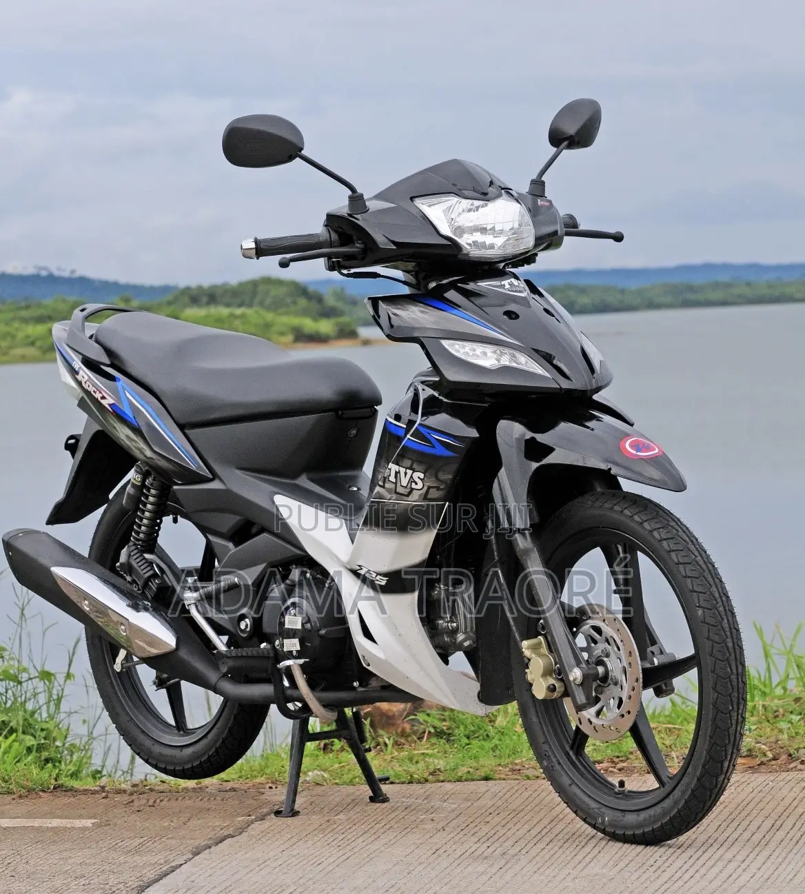 Nouveau TVS Rockz 125 2024 Bleu