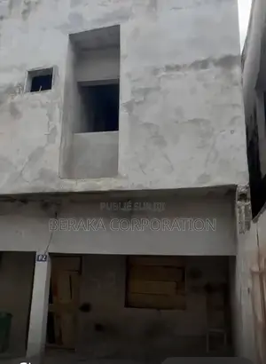 5chbre Duplex dans Beraka Corporation, Cocody à Vendre