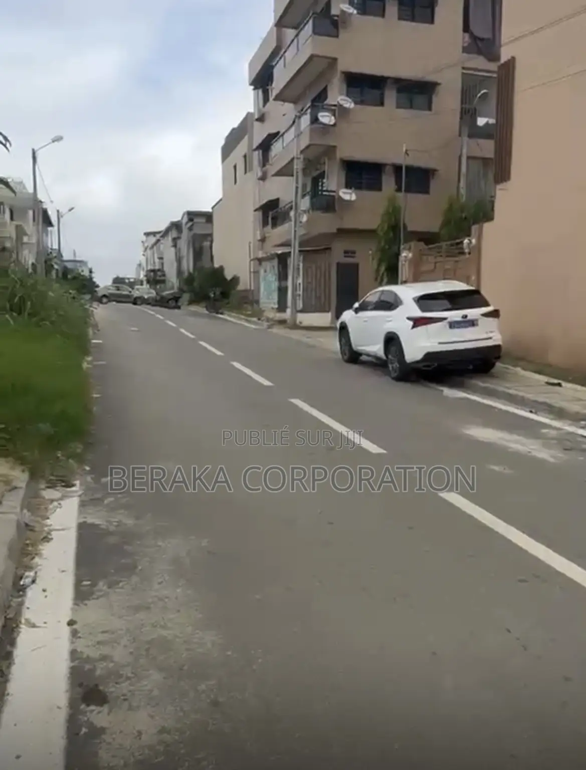5chbre Duplex dans Beraka Corporation, Cocody à Vendre