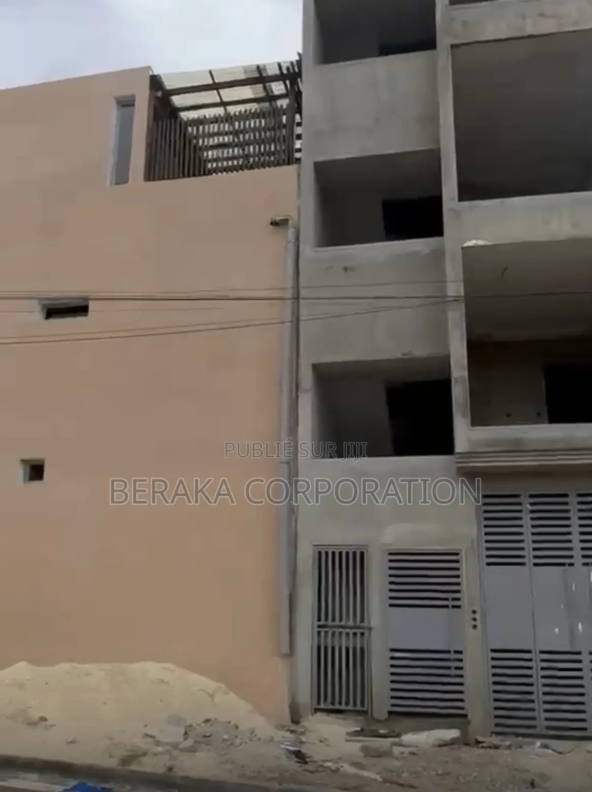 5chbre Duplex dans Beraka Corporation, Cocody à Vendre