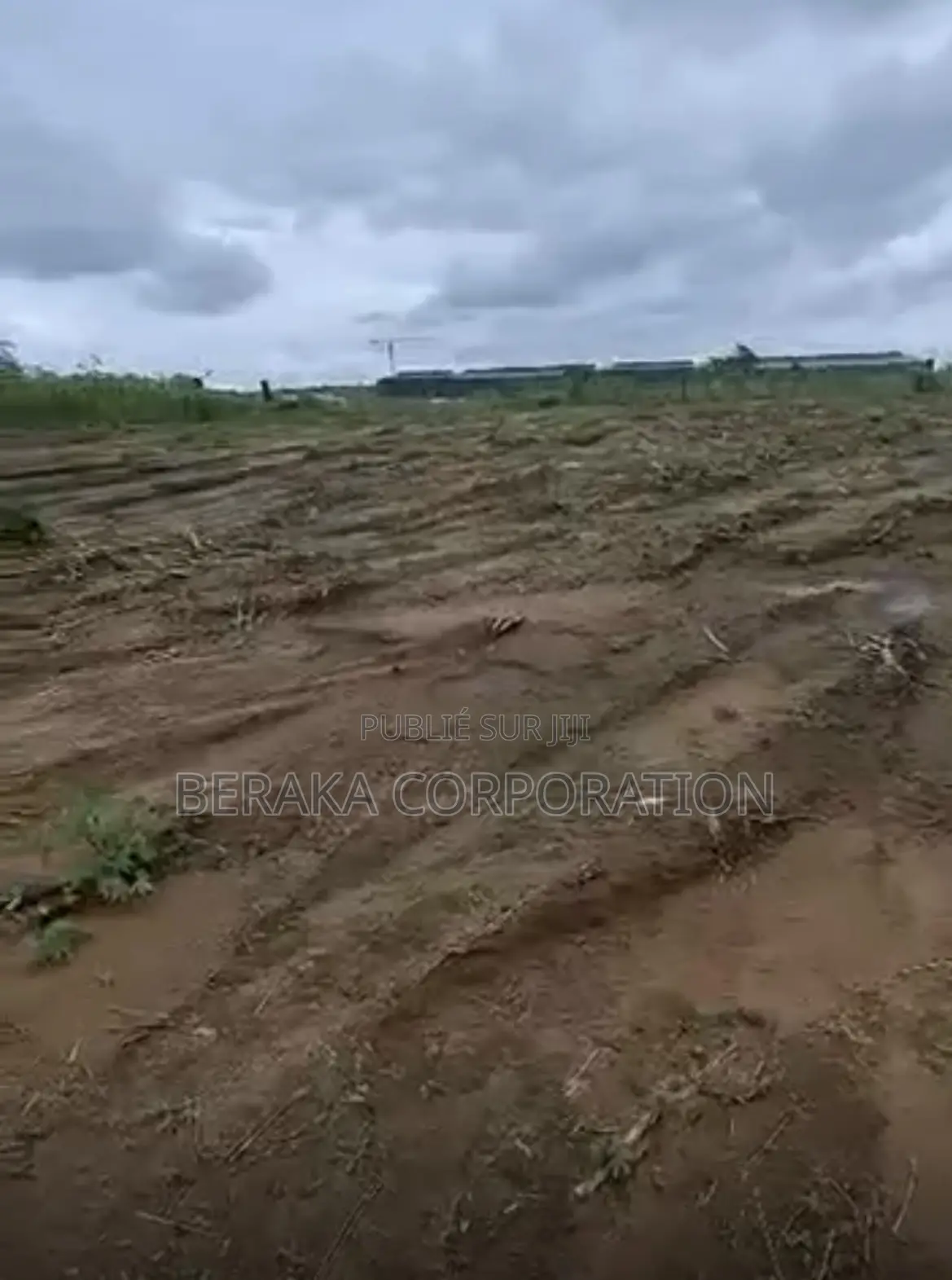 2,5 Hectares Avec Acd en Vente Zone Industrielle De Attingue