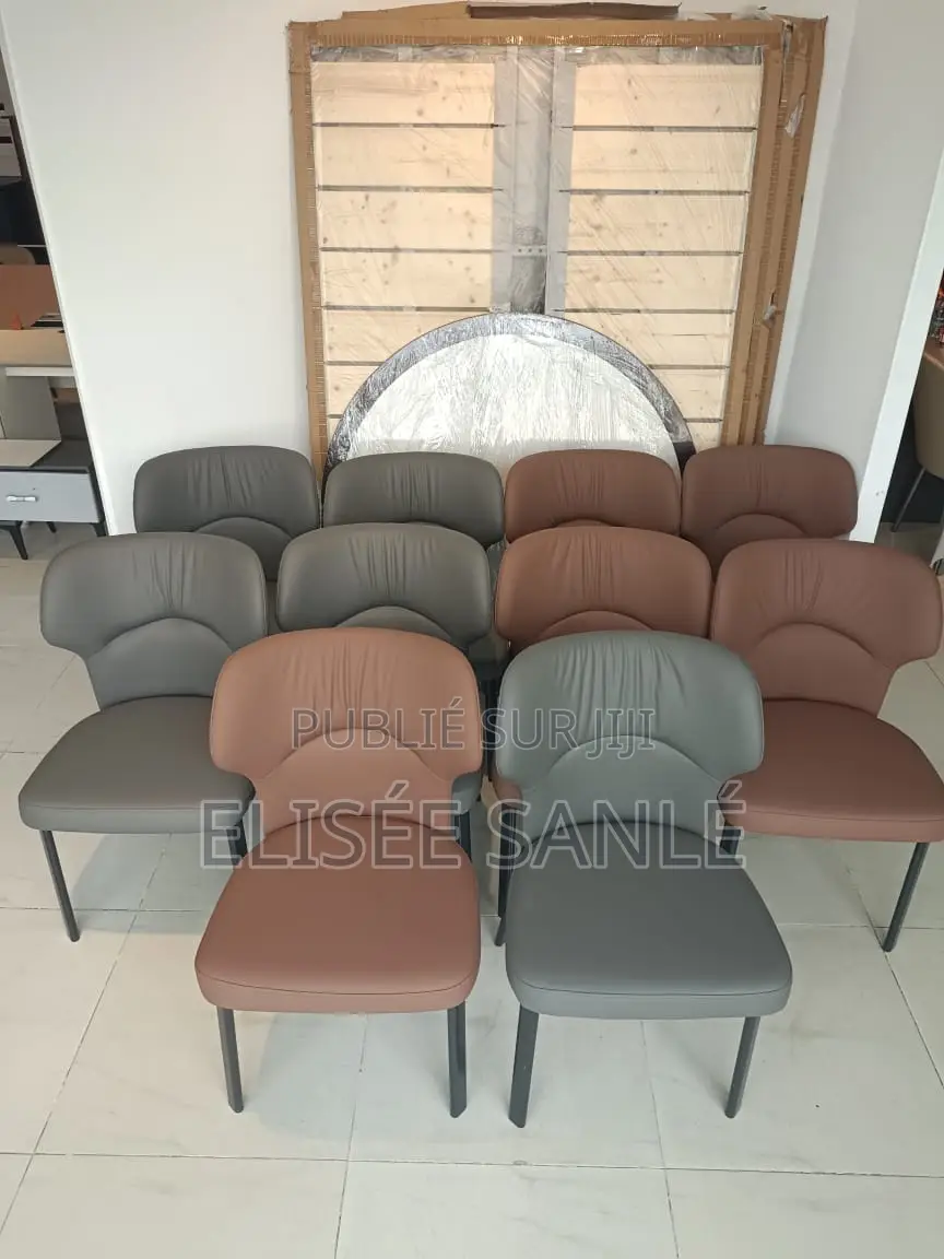 Chaises Modernes Rembourrées – Confort Élégance