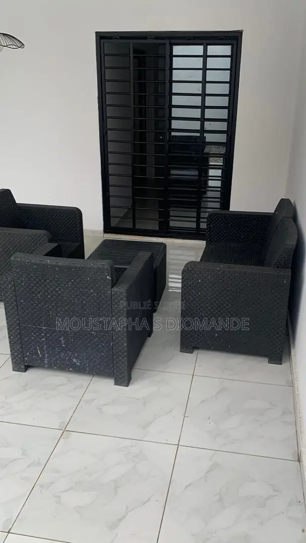 7chbre Duplex dans Diomande Moustapha, Cocody à Vendre