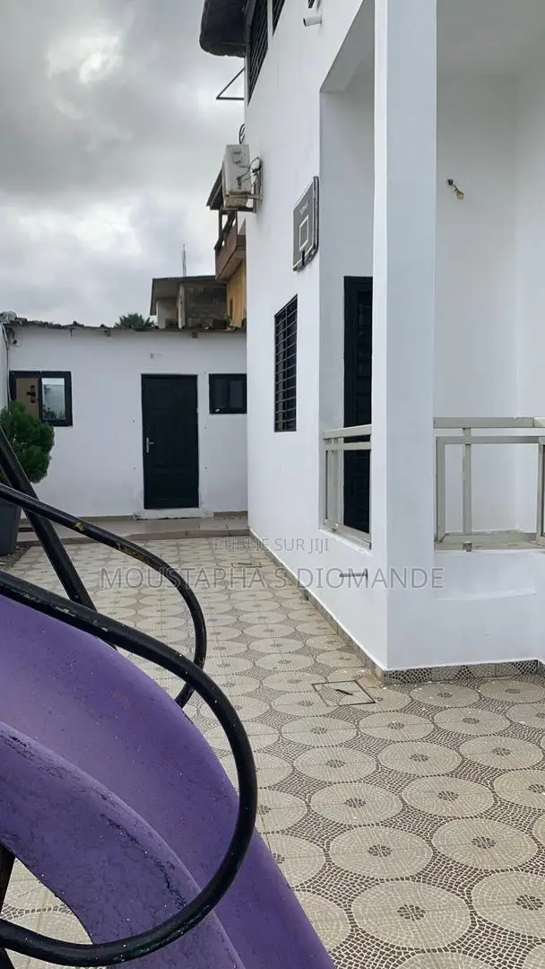 7chbre Duplex dans Diomande Moustapha, Cocody à Vendre