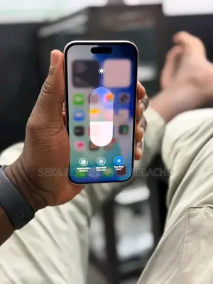 Nouveau Apple iPhone 15 128 GB Blanc
