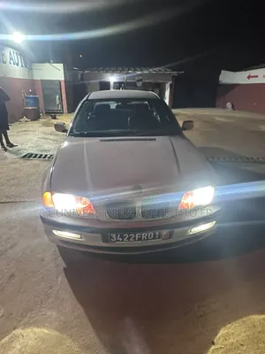 BMW 3 Series 318i RWD 2001 Blanc