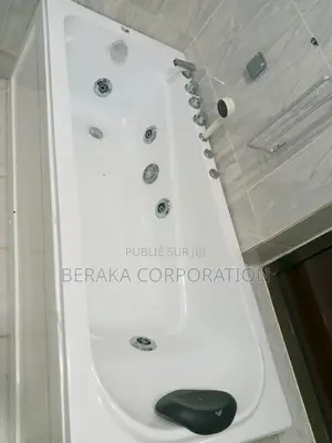 6chbre Duplex dans Beraka Corporation, Cocody à Louer