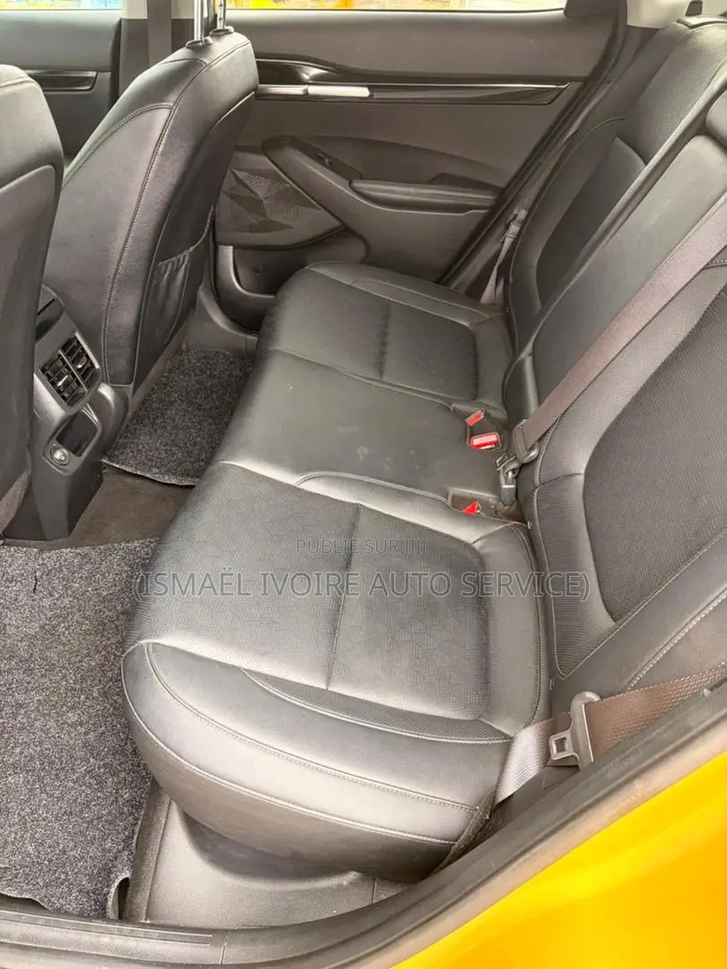 Kia Seltos 2021 Jaune