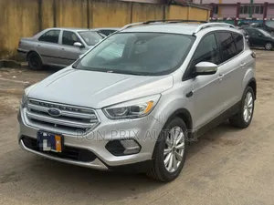 Ford Escape Titanium 4x4 2018 Argenté
