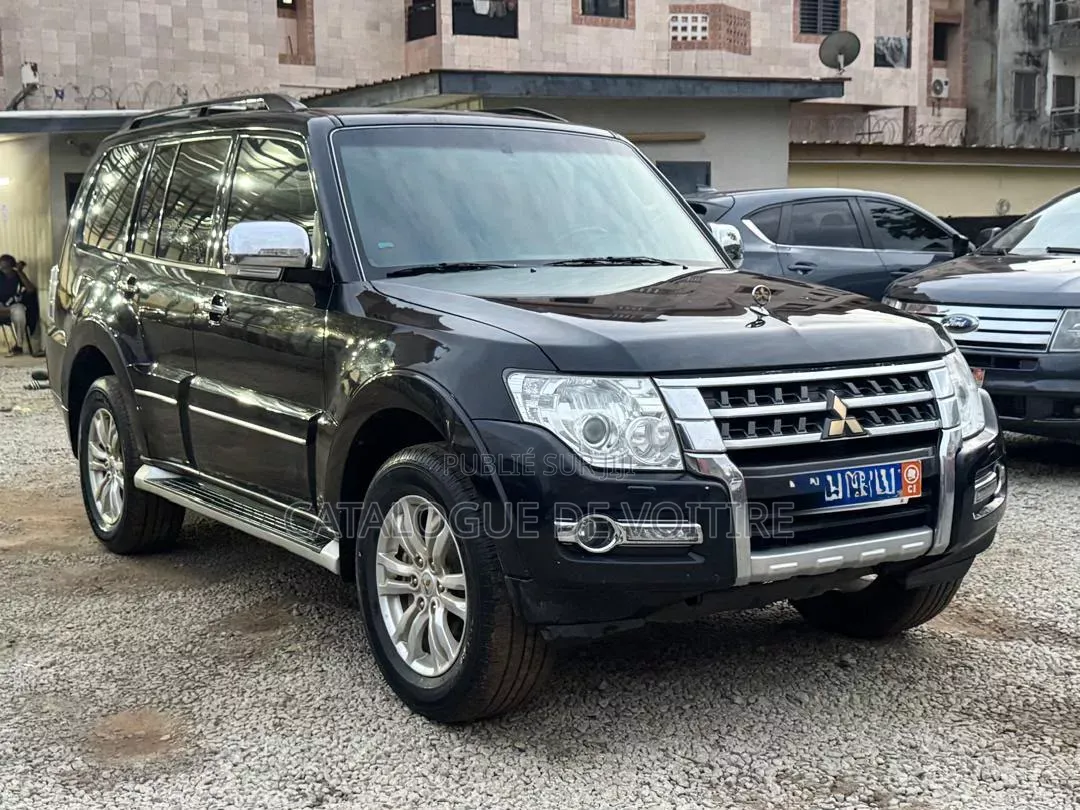 Mitsubishi Pajero 2022 Noir