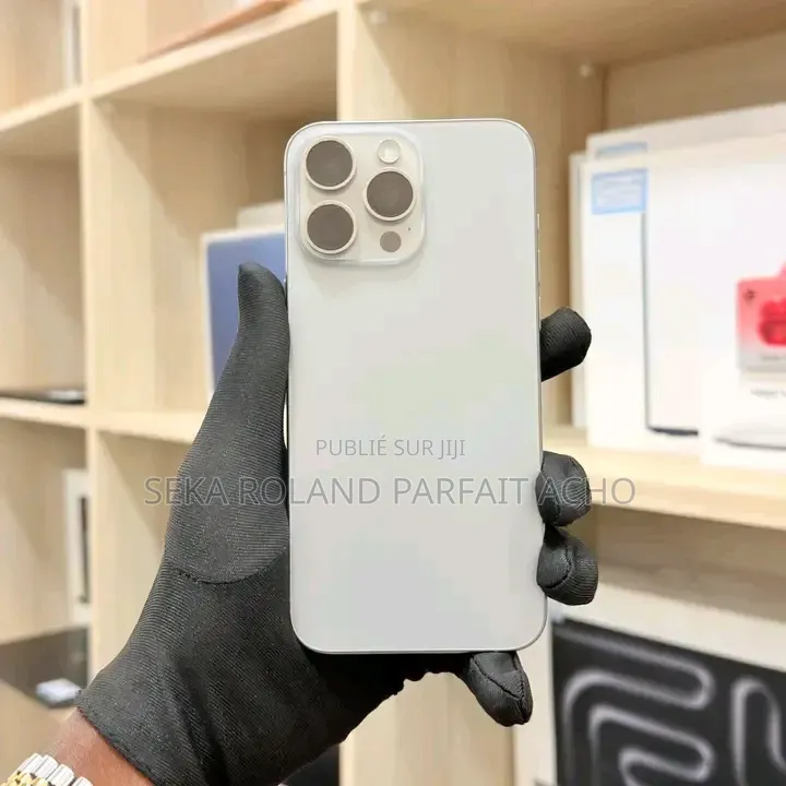 Nouveau Apple iPhone 15 Pro Max 1 TB Blanc
