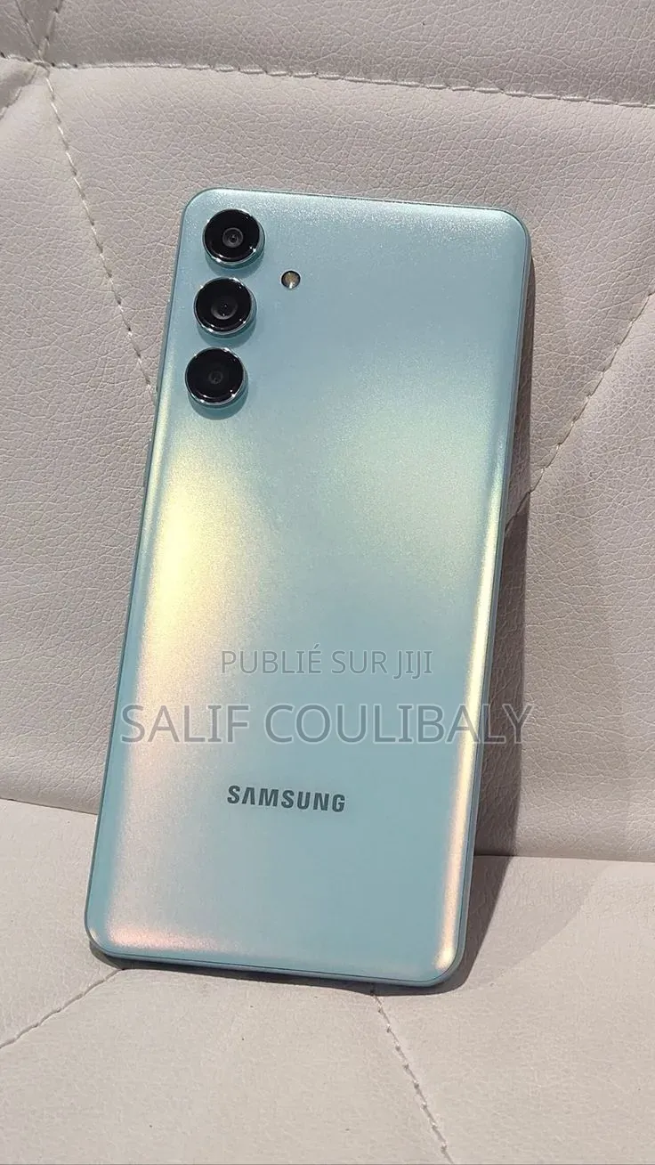 Nouveau Samsung Galaxy M55 128 GB Autre