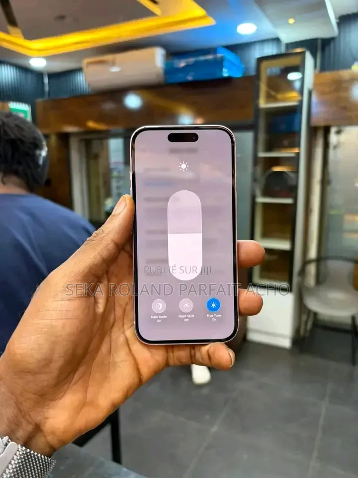 Nouveau Apple iPhone 15 128 GB Rose