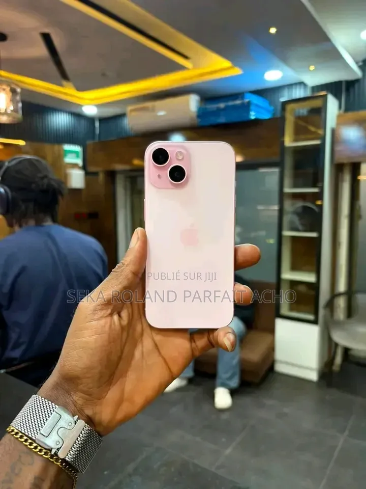 Nouveau Apple iPhone 15 128 GB Rose