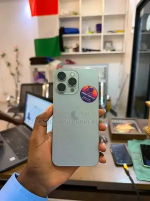 Nouveau Apple iPhone 15 Pro Max 256 GB Gris