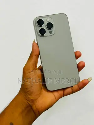 Nouveau Apple iPhone 15 Pro Max 256 GB Gris