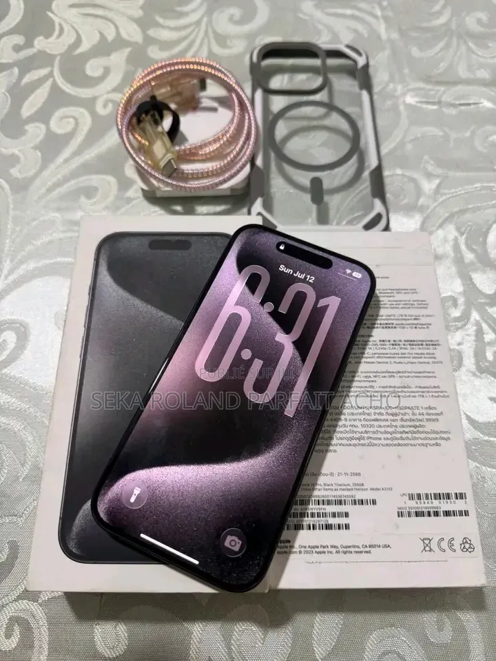 Nouveau Apple iPhone 15 Pro 256 GB Noir