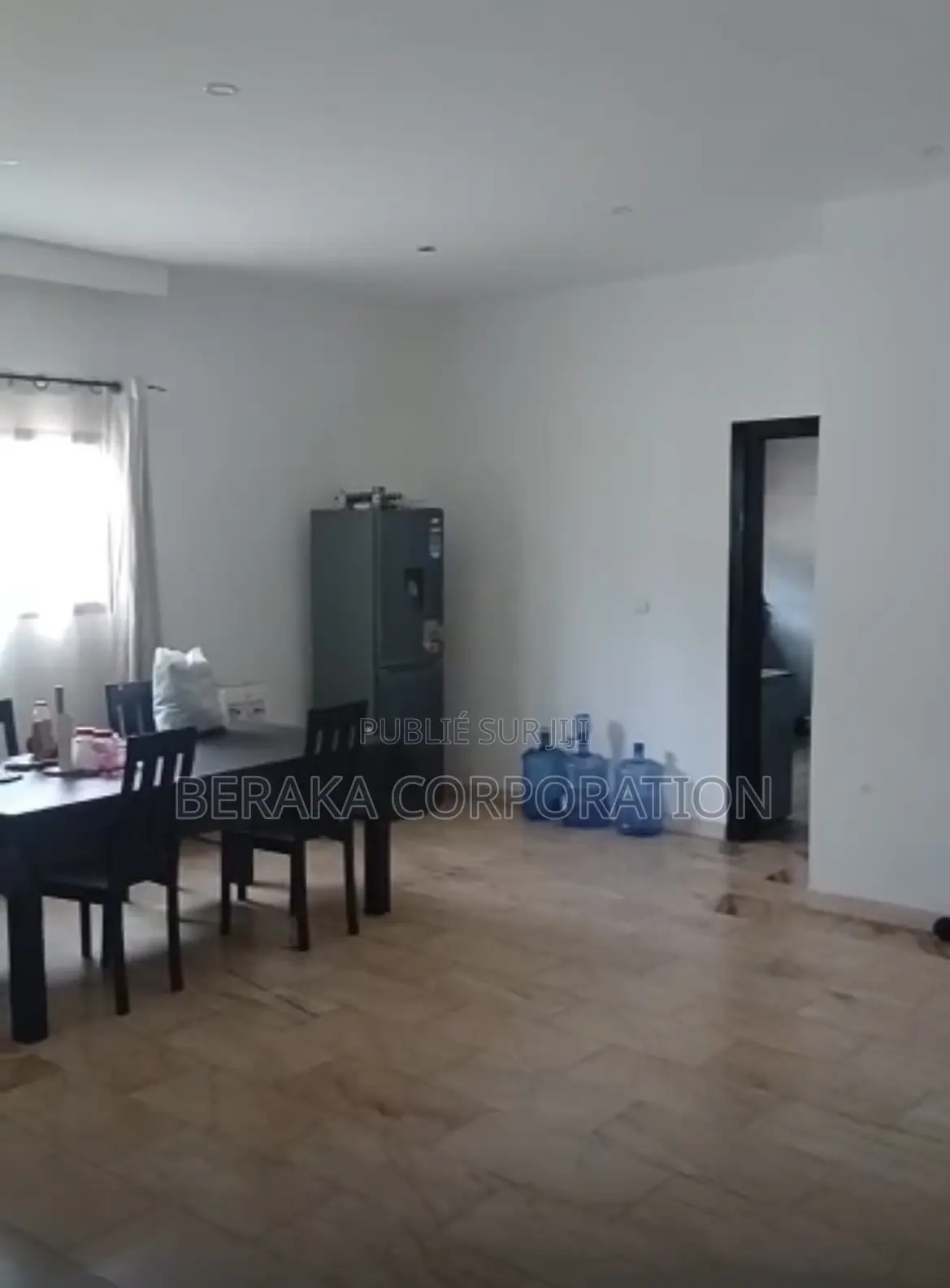 3chbre Maison dans Beraka, Cocody à Vendre