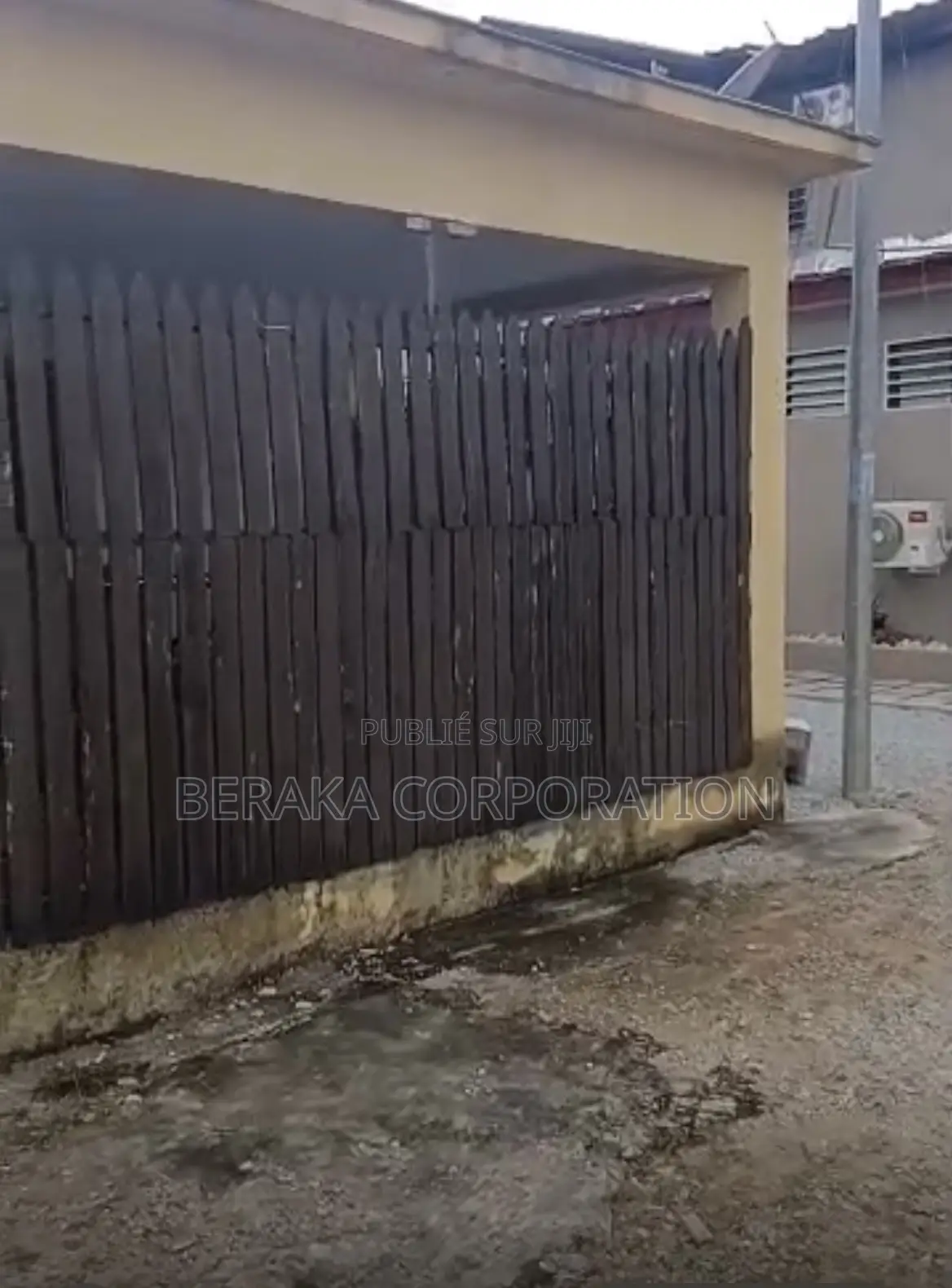 3chbre Maison dans Beraka, Cocody à Vendre