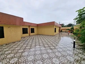 4chbre Villa dans Terre De Grâce, Cocody à Louer