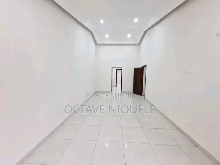 4chbre Villa dans Terre De Grâce, Cocody à Louer
