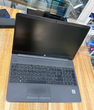 Nouveau Ordinateur portable HP 250 G8 12GB Intel Core i5 SSD 1T
