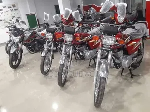 Nouveau TVS Apache 180 RTR 2024 Blanc