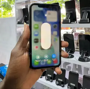 Nouveau Apple iPhone 11 64 GB Noir