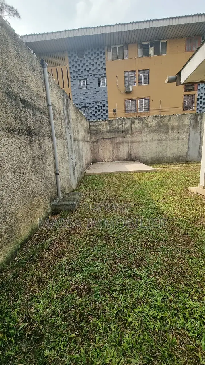 4chbre Villa dans Massa Immobilier, Cocody à Vendre