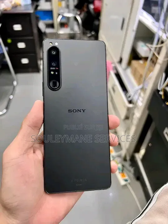 Nouveau Sony Xperia ion HSPA 16 GB Autre