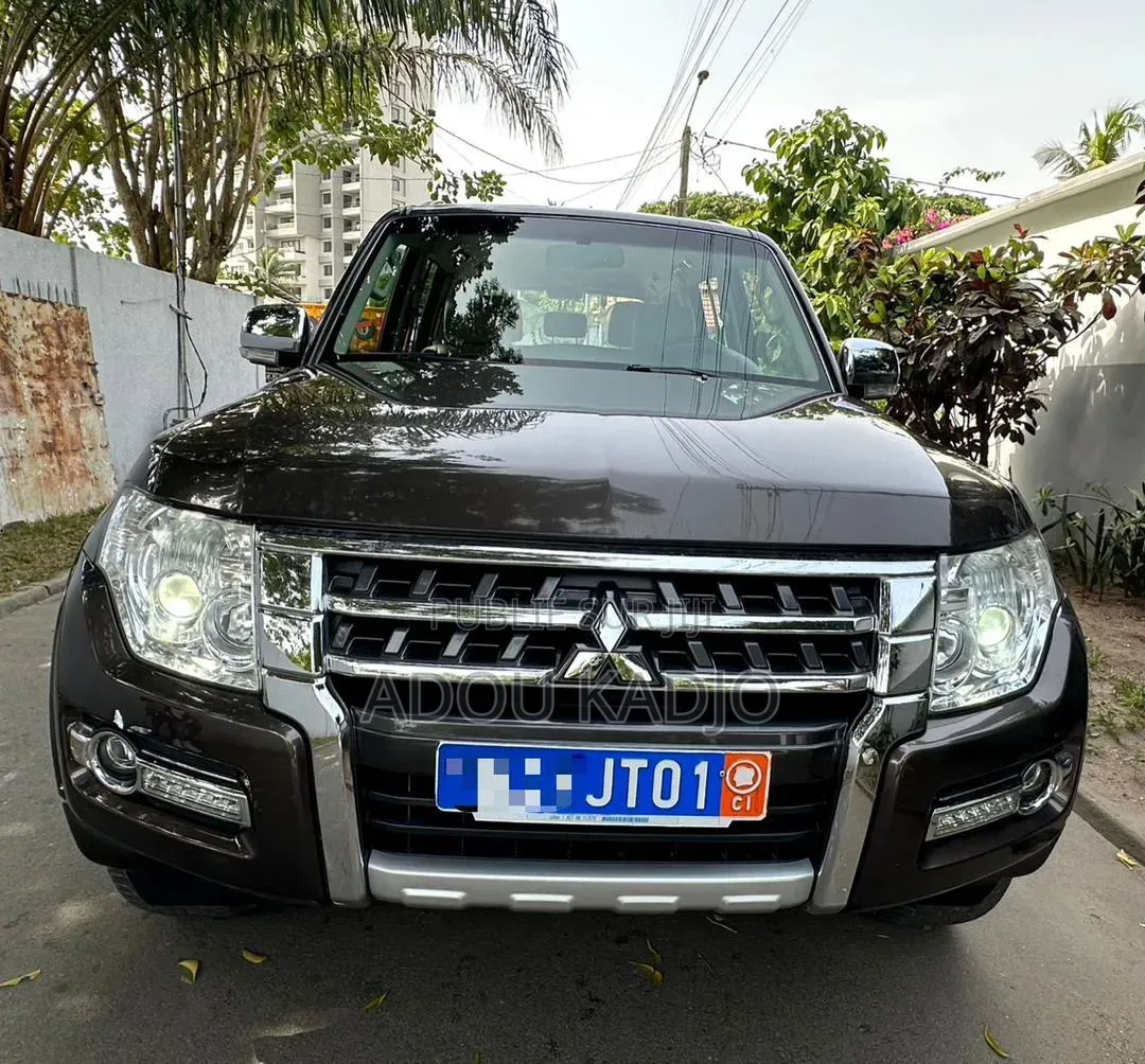 Mitsubishi Pajero V80 3.5 V6 GL/GLS 2020 Marron