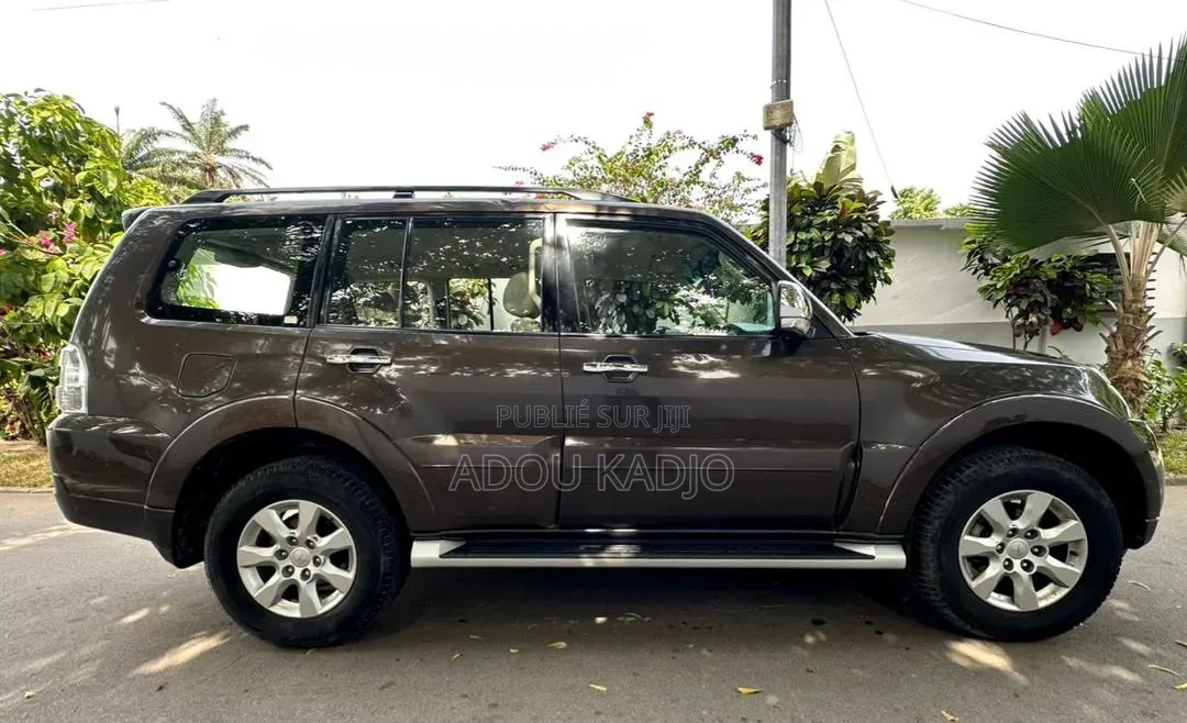 Mitsubishi Pajero V80 3.5 V6 GL/GLS 2020 Marron