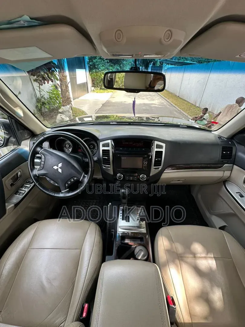 Mitsubishi Pajero V80 3.5 V6 GL/GLS 2020 Marron