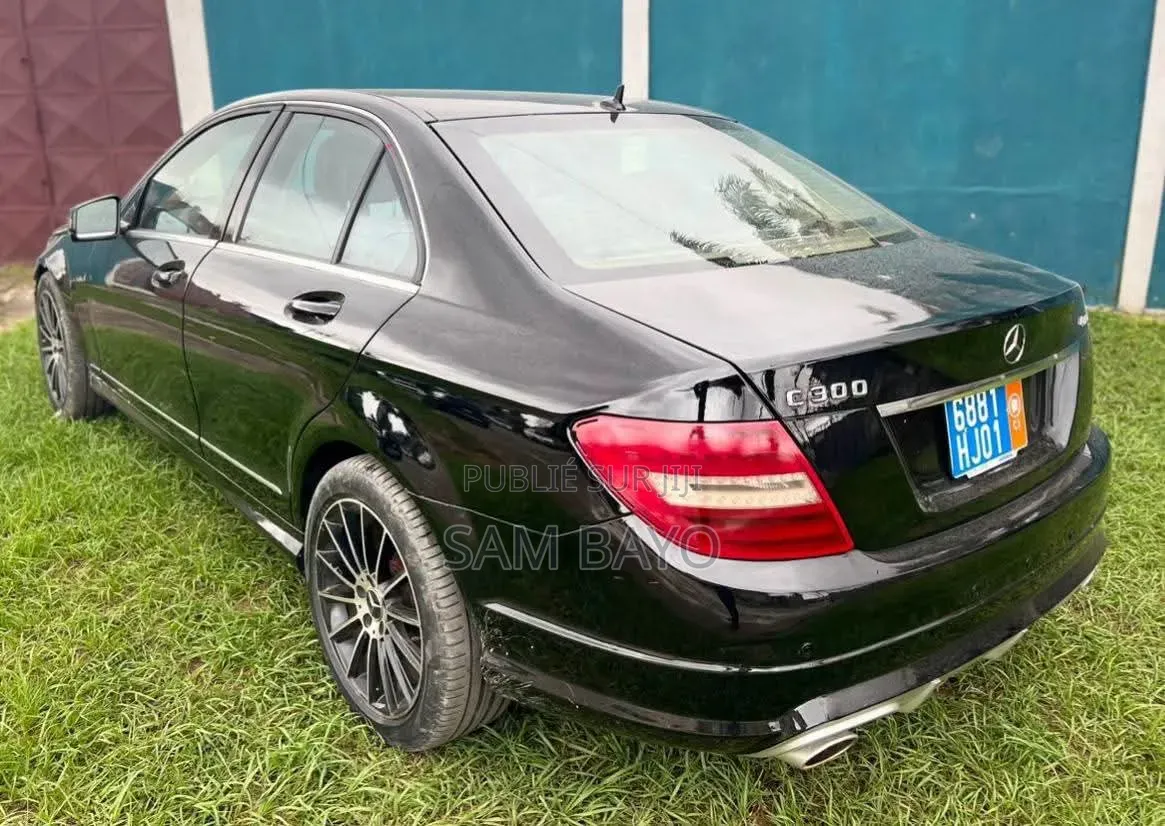 Mercedes-Benz C300 2011 Noir