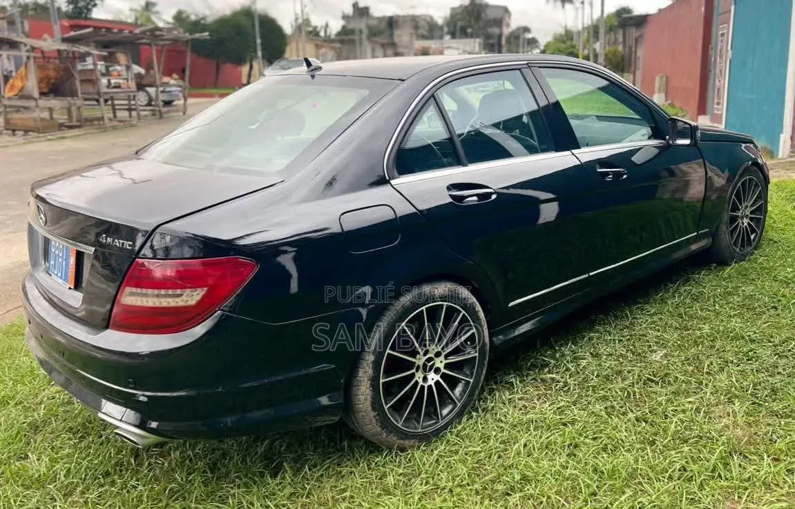 Mercedes-Benz C300 2011 Noir