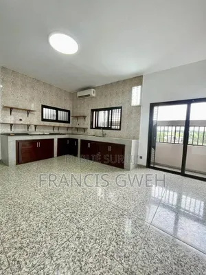 3chbre Appartement dans Francis Gweh, Cocody à Louer