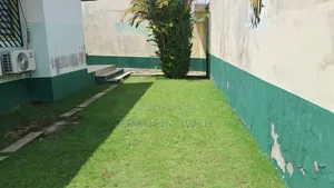 2chbre Villa dans Francis Gweh, Cocody à Vendre