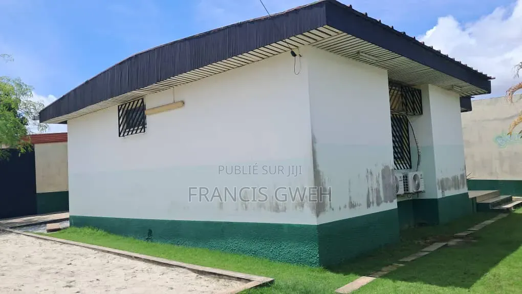 2chbre Villa dans Francis Gweh, Cocody à Vendre