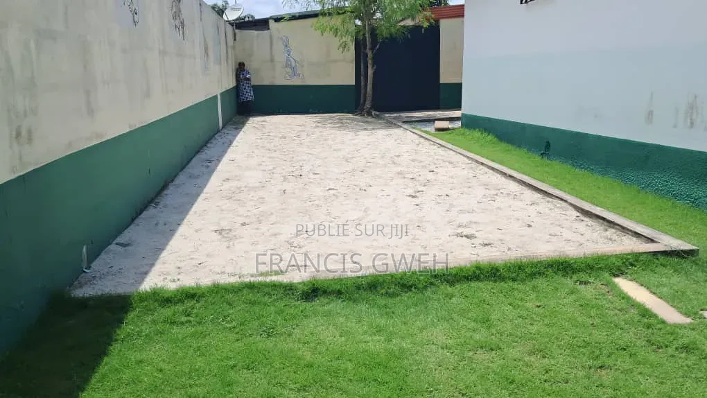 2chbre Villa dans Francis Gweh, Cocody à Vendre