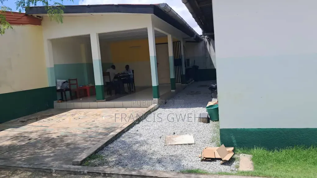 2chbre Villa dans Francis Gweh, Cocody à Vendre