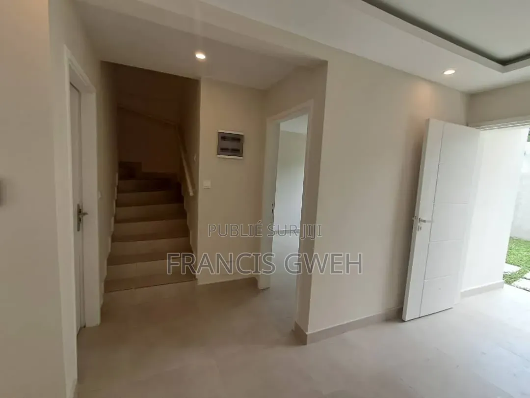 4chbre Duplex dans Francis Gweh, Cocody à Vendre
