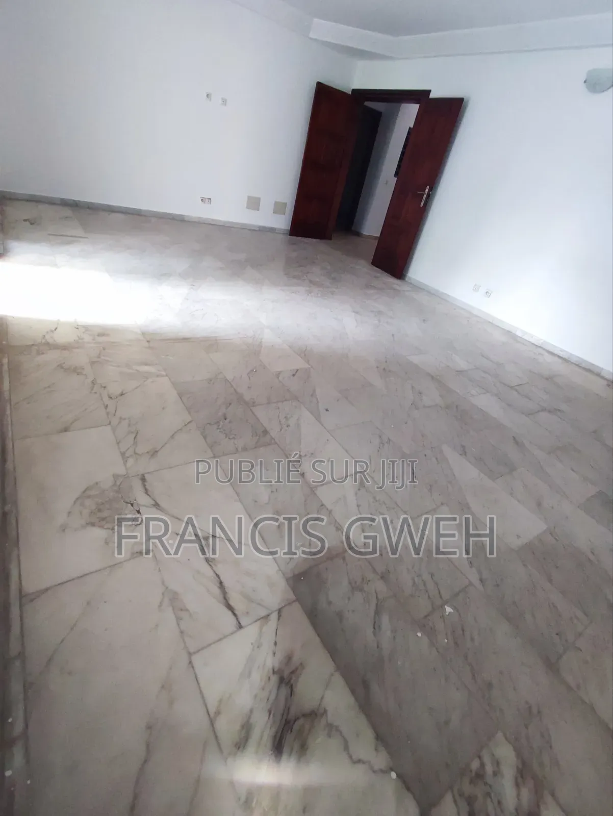 6chbre Duplex dans Francis Gweh, Cocody à Vendre