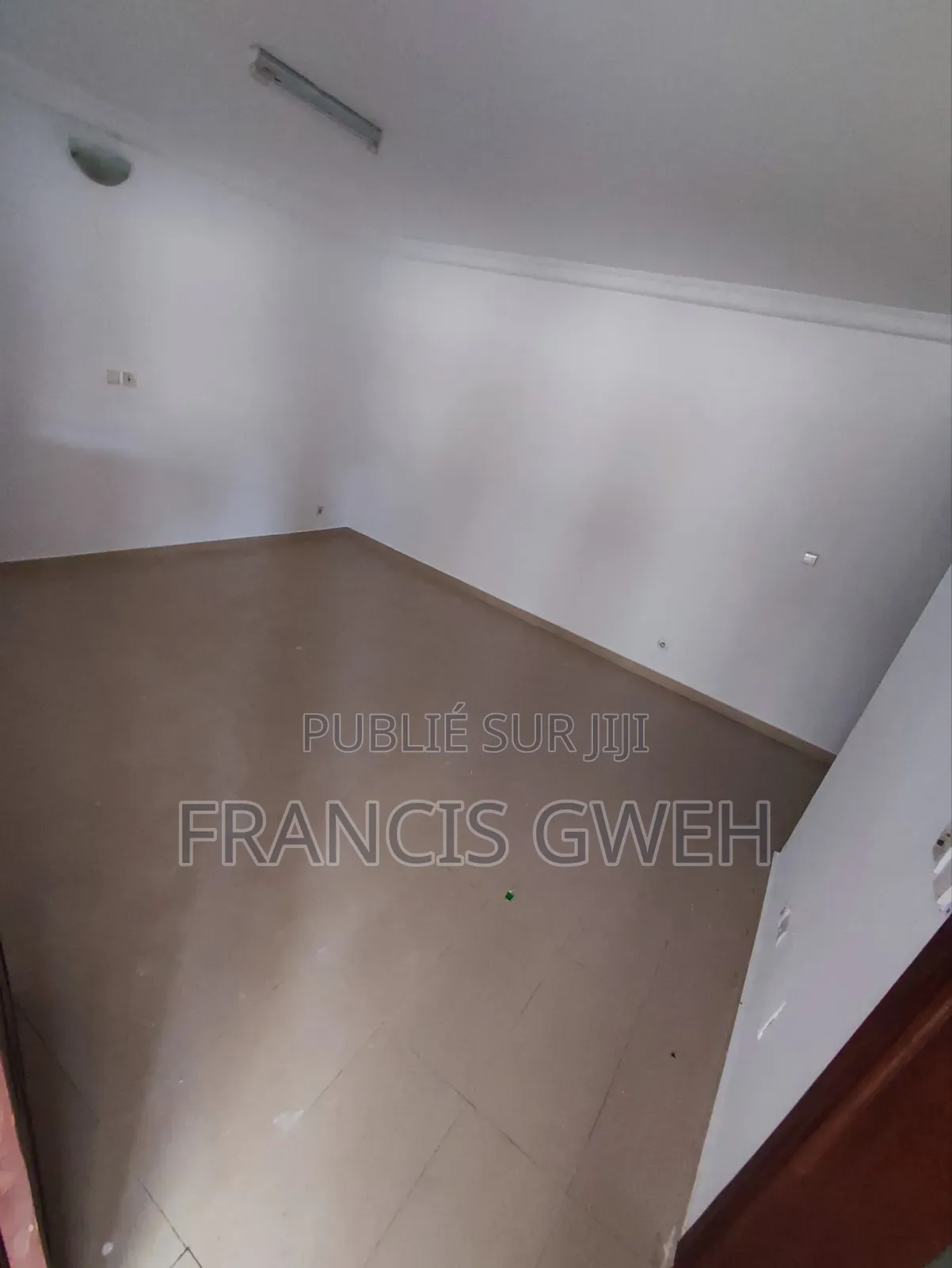 6chbre Duplex dans Francis Gweh, Cocody à Vendre