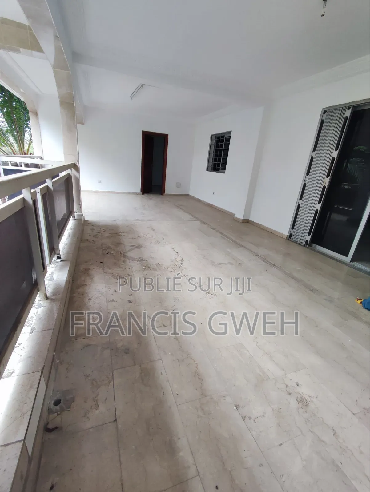 6chbre Duplex dans Francis Gweh, Cocody à Vendre