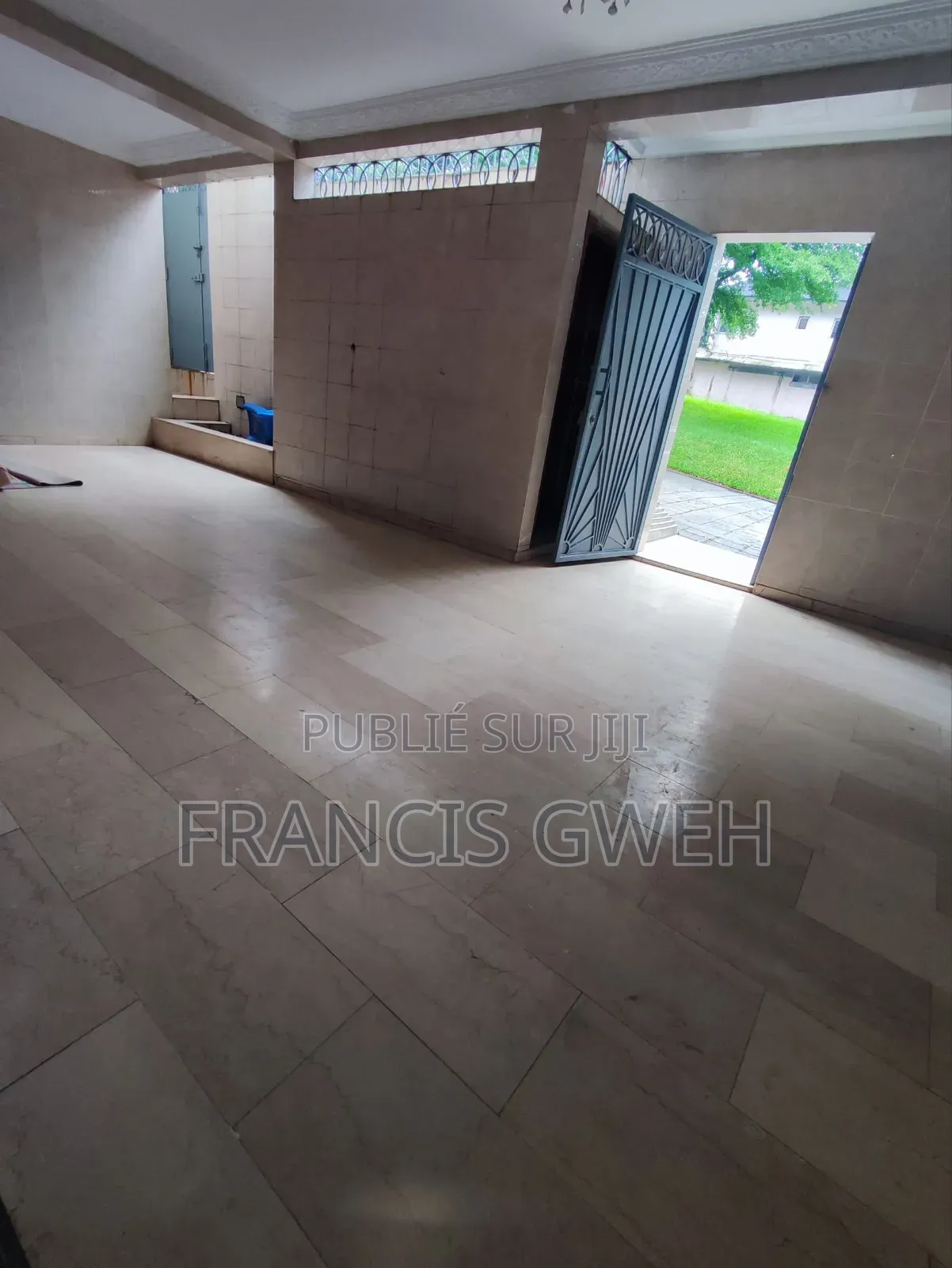 6chbre Duplex dans Francis Gweh, Cocody à Vendre