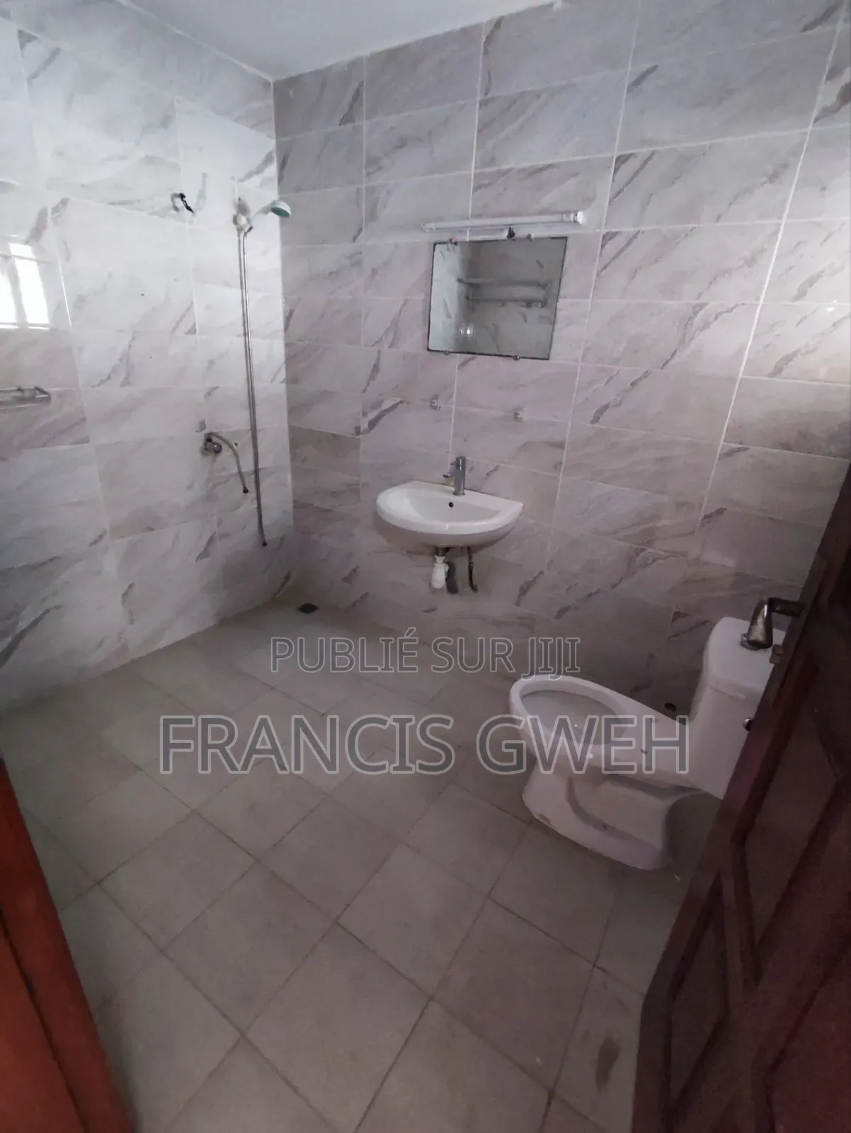 6chbre Duplex dans Francis Gweh, Cocody à Vendre
