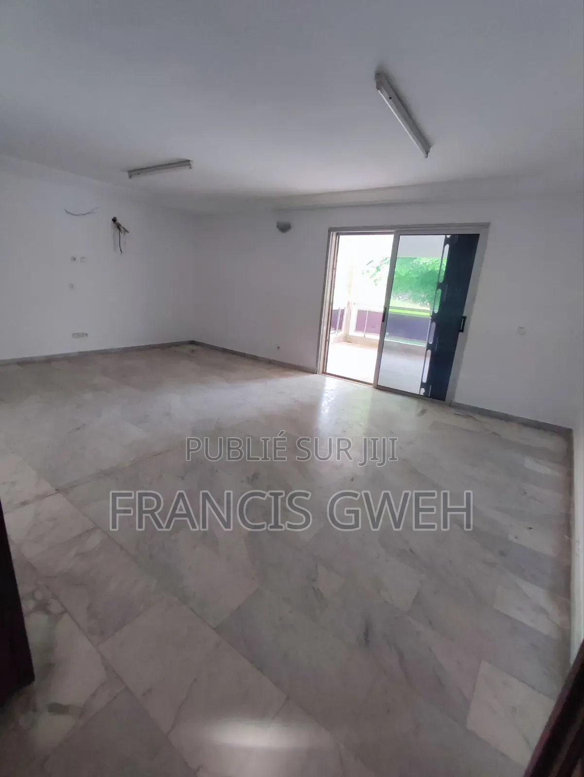 6chbre Duplex dans Francis Gweh, Cocody à Vendre